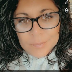 Meet your Posher, Holly